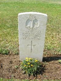 Heliopolis War Cemetery - Benedict Mbama, 